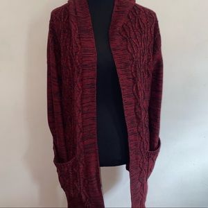 Maroon hoodie / shall